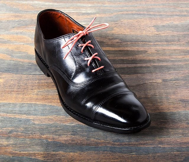 How Shine Your Shoes: Step 9. Dry and Re-lace