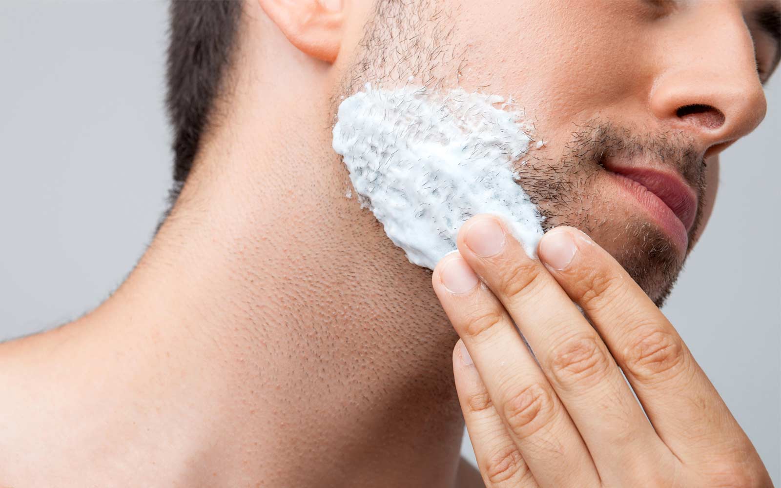 How to Use Shaving Gel and Foam On Your Face